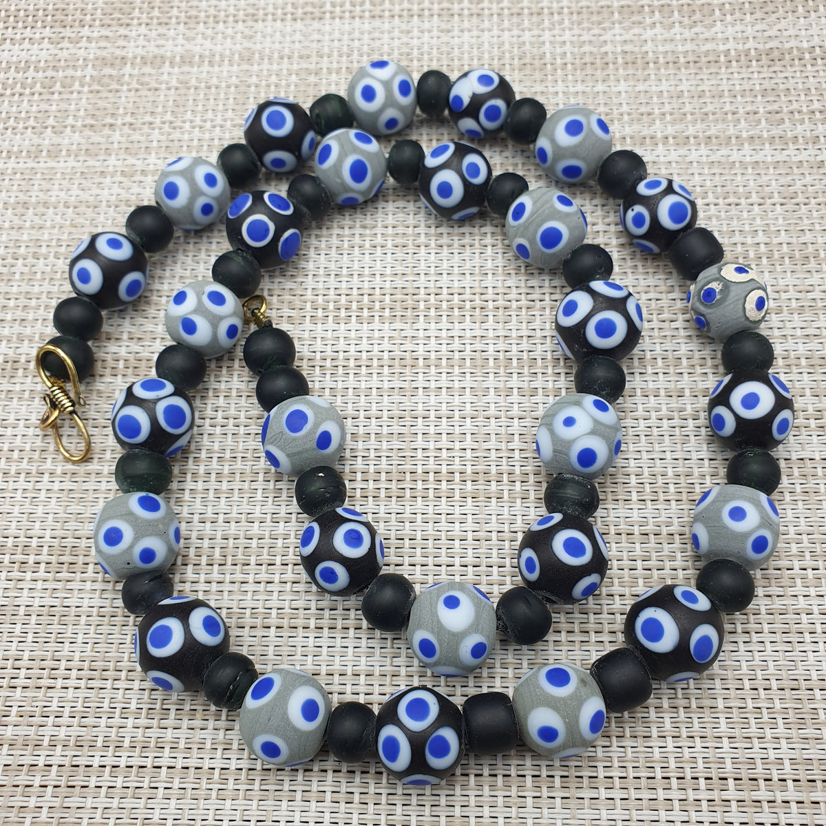 Collier de perles de verre « Cent yeux » bleu, style vénitien vintage