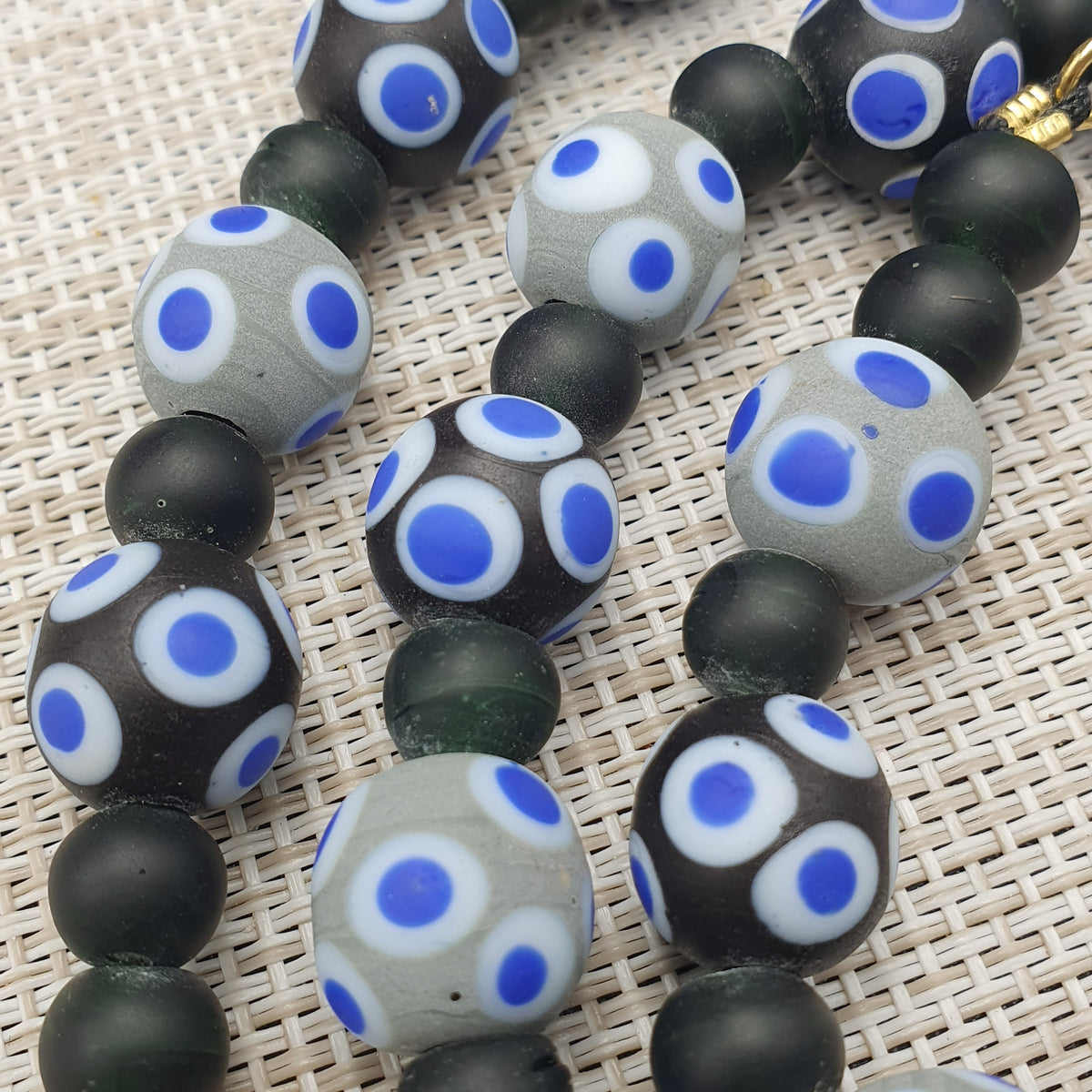 Collier de perles de verre « Cent yeux » bleu, style vénitien vintage