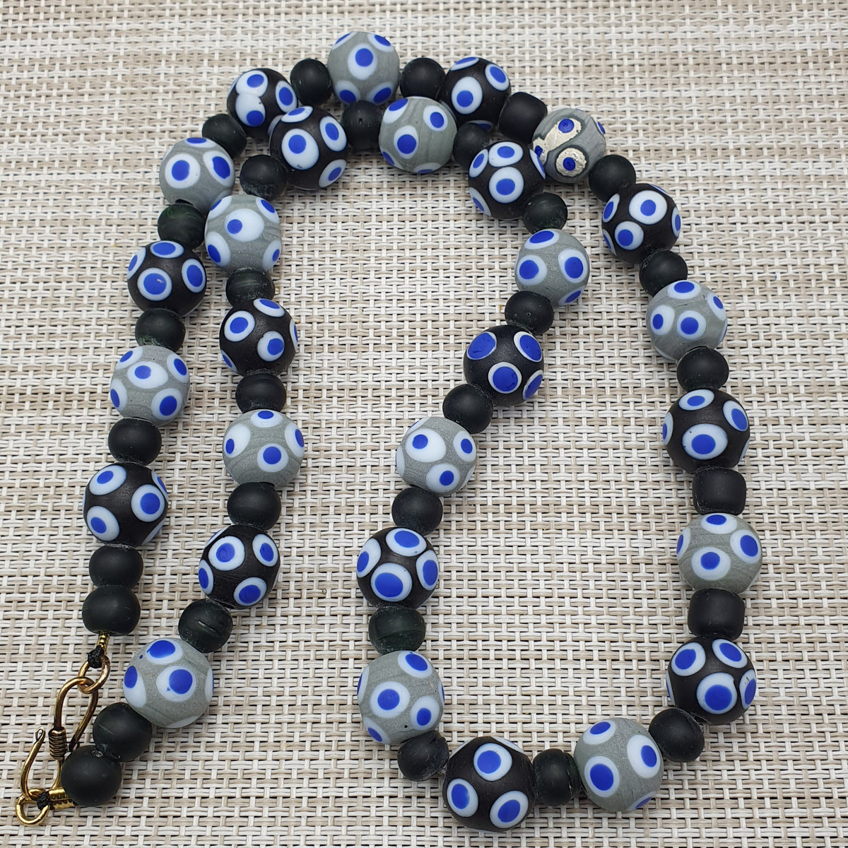 Collier de perles de verre « Cent yeux » bleu, style vénitien vintage