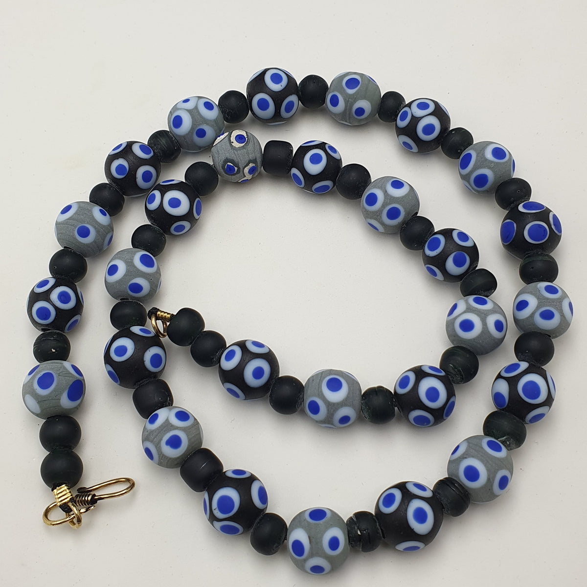 Collier de perles de verre « Cent yeux » bleu, style vénitien vintage
