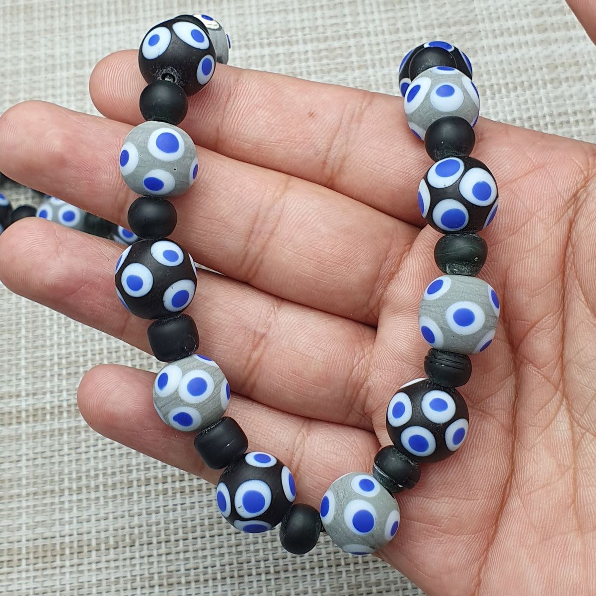 Collier de perles de verre « Cent yeux » bleu, style vénitien vintage