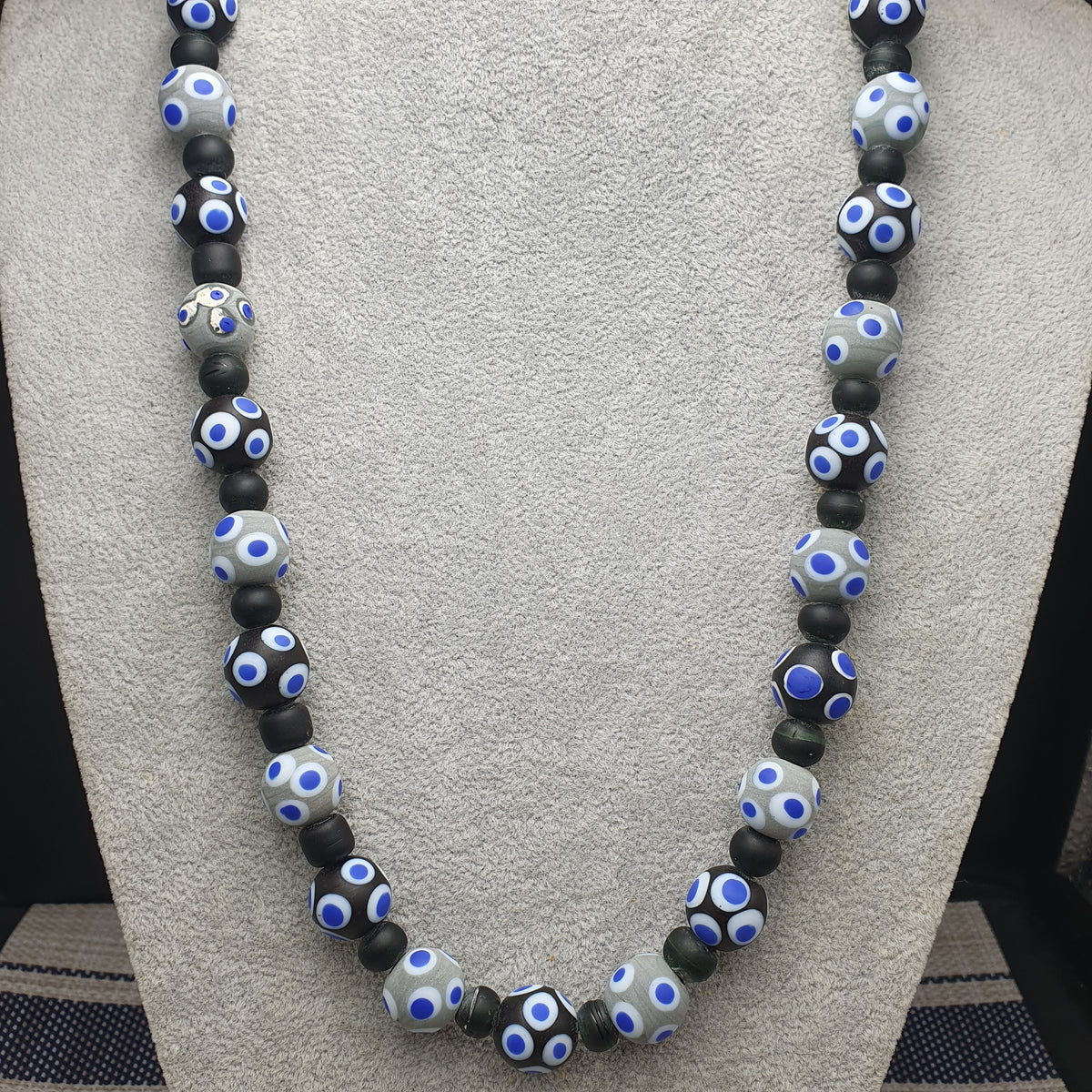 Collier de perles de verre « Cent yeux » bleu, style vénitien vintage