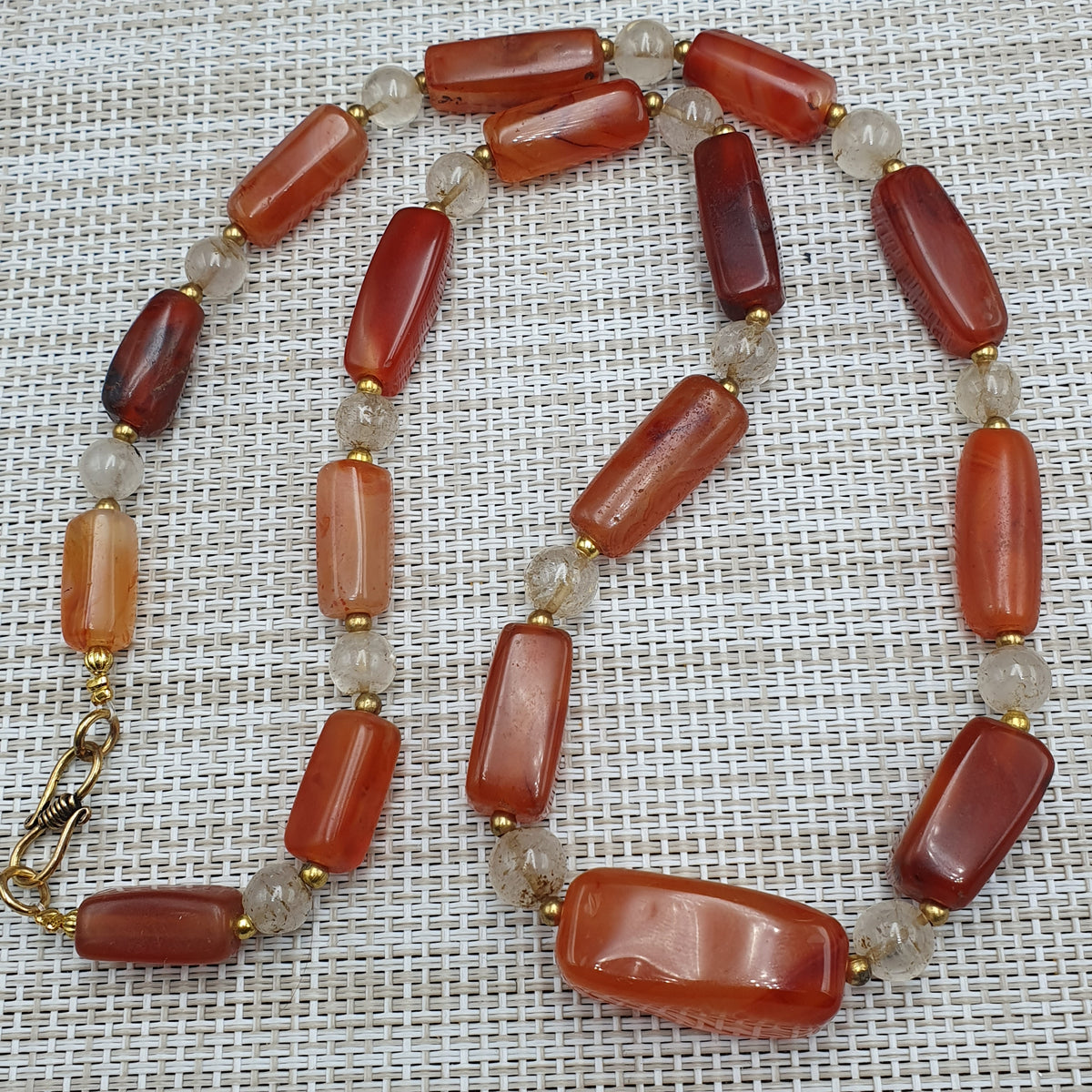 Collier de perles de cornaline ancienne et d'agate avec quartz de l'Himalaya, originaire du Mali (Afrique)