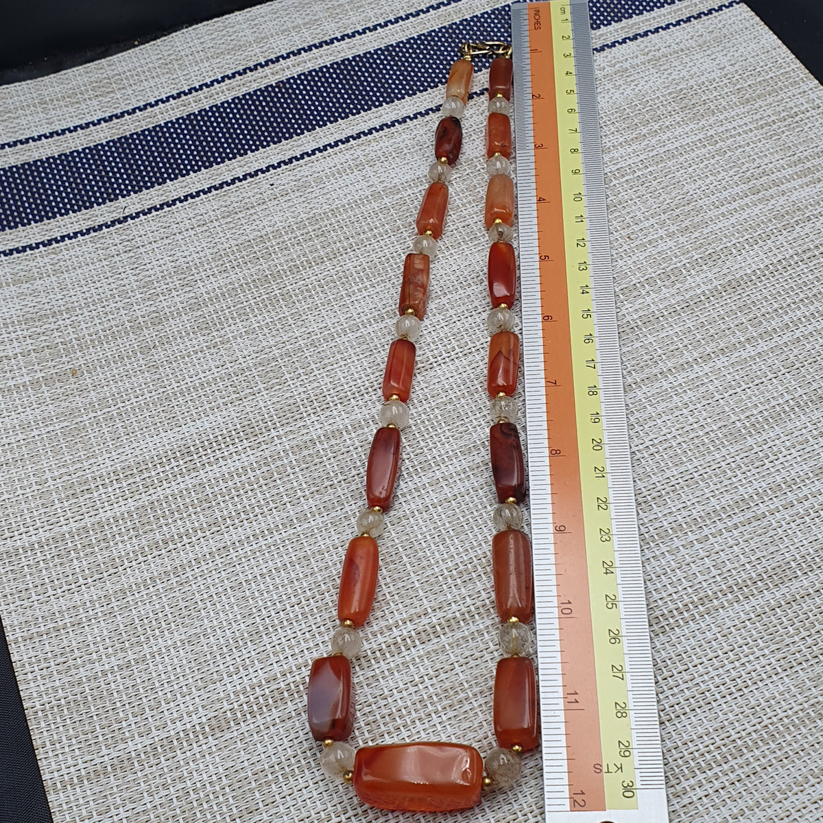 Collier de perles de cornaline ancienne et d'agate avec quartz de l'Himalaya, originaire du Mali (Afrique)