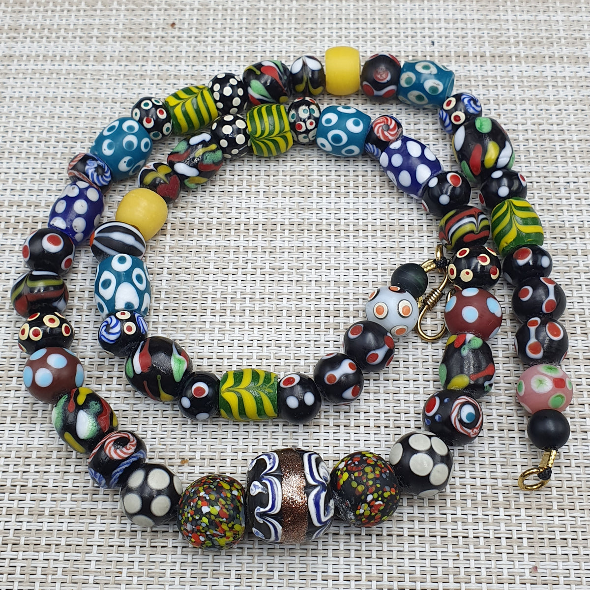 Collier de perles en verre de style vénitien ancien