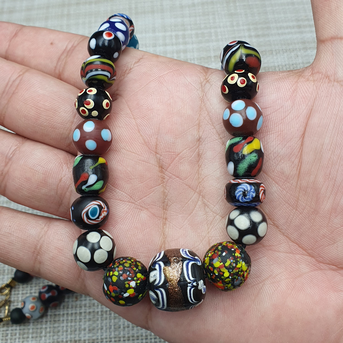 Collier de perles en verre de style vénitien ancien