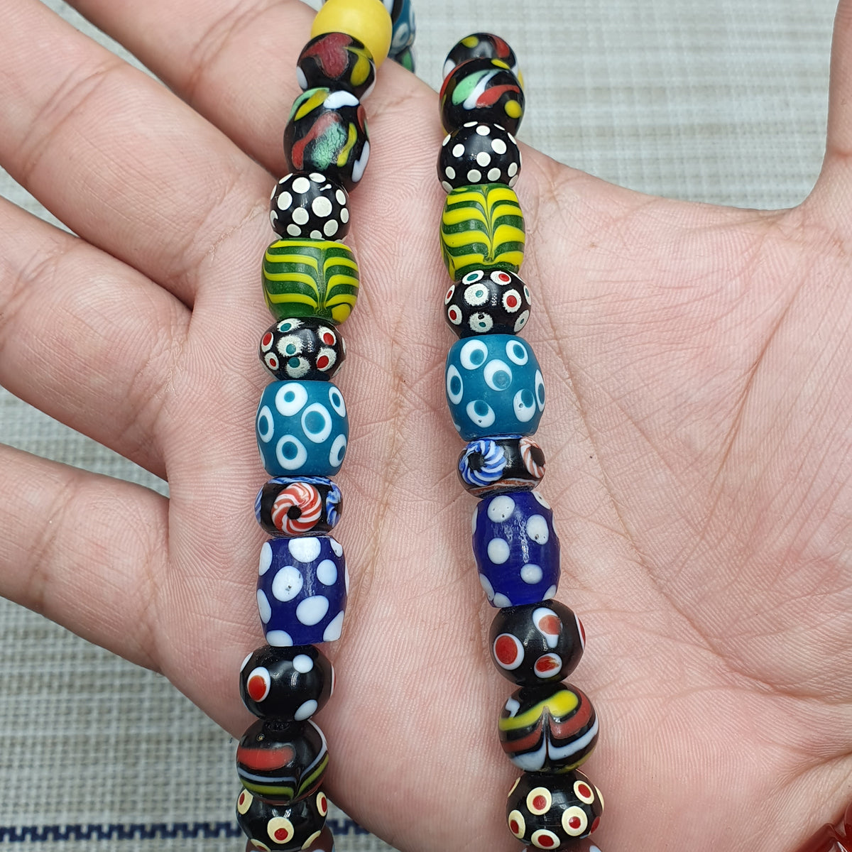 Collier de perles en verre de style vénitien ancien