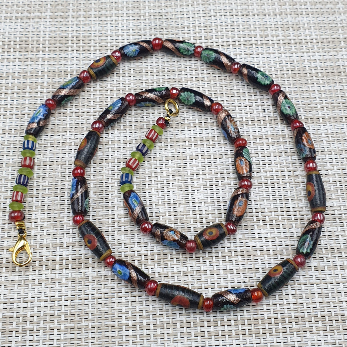 Collier Vintage Style Vénitien Perles de Verre Mini Fleurs et Yeux