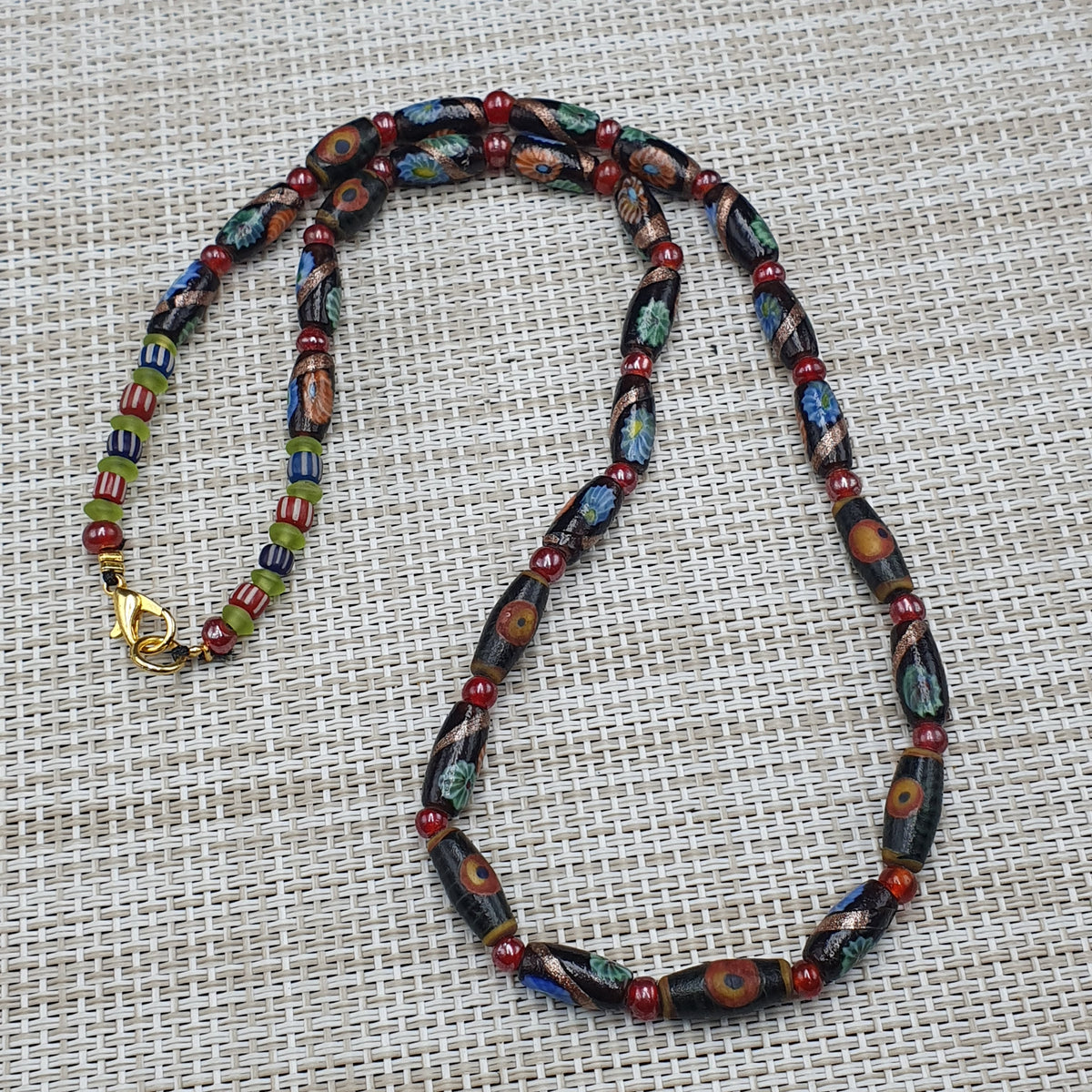 Collier Vintage Style Vénitien Perles de Verre Mini Fleurs et Yeux