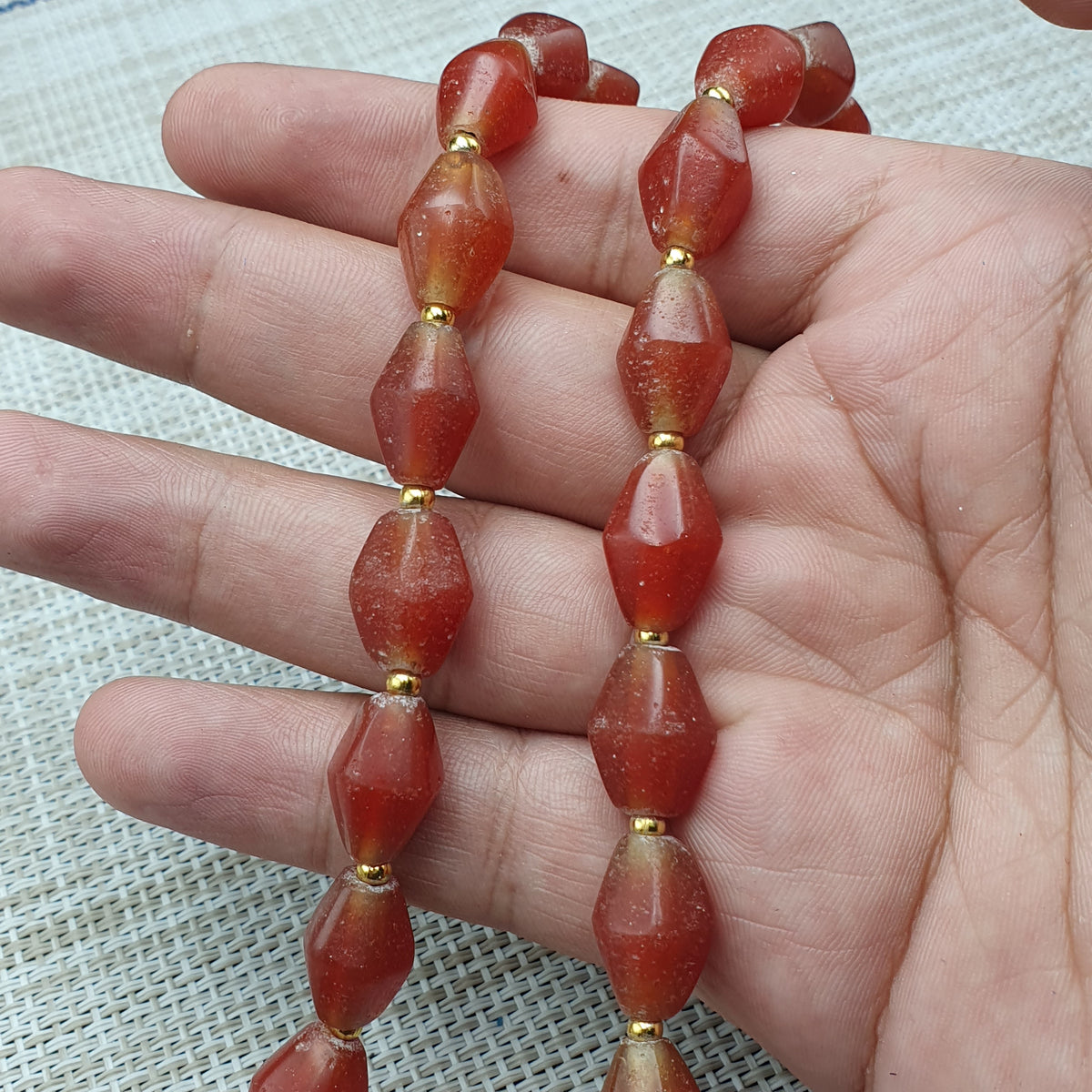 Vintage Atemberaubende Halskette aus altem Glas im Karneol-Stil
