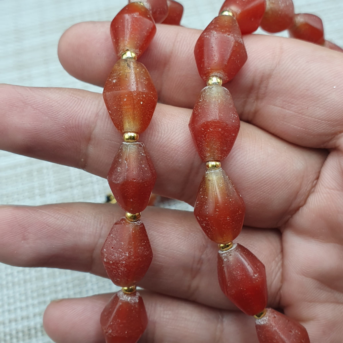 Vintage Atemberaubende Halskette aus altem Glas im Karneol-Stil