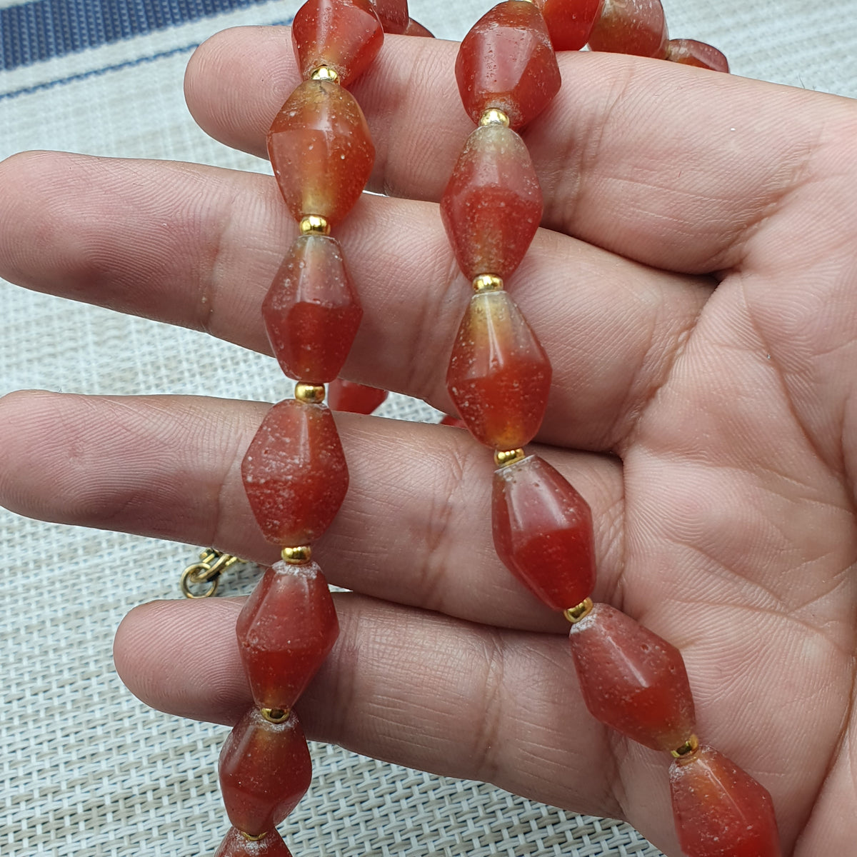 Vintage Atemberaubende Halskette aus altem Glas im Karneol-Stil