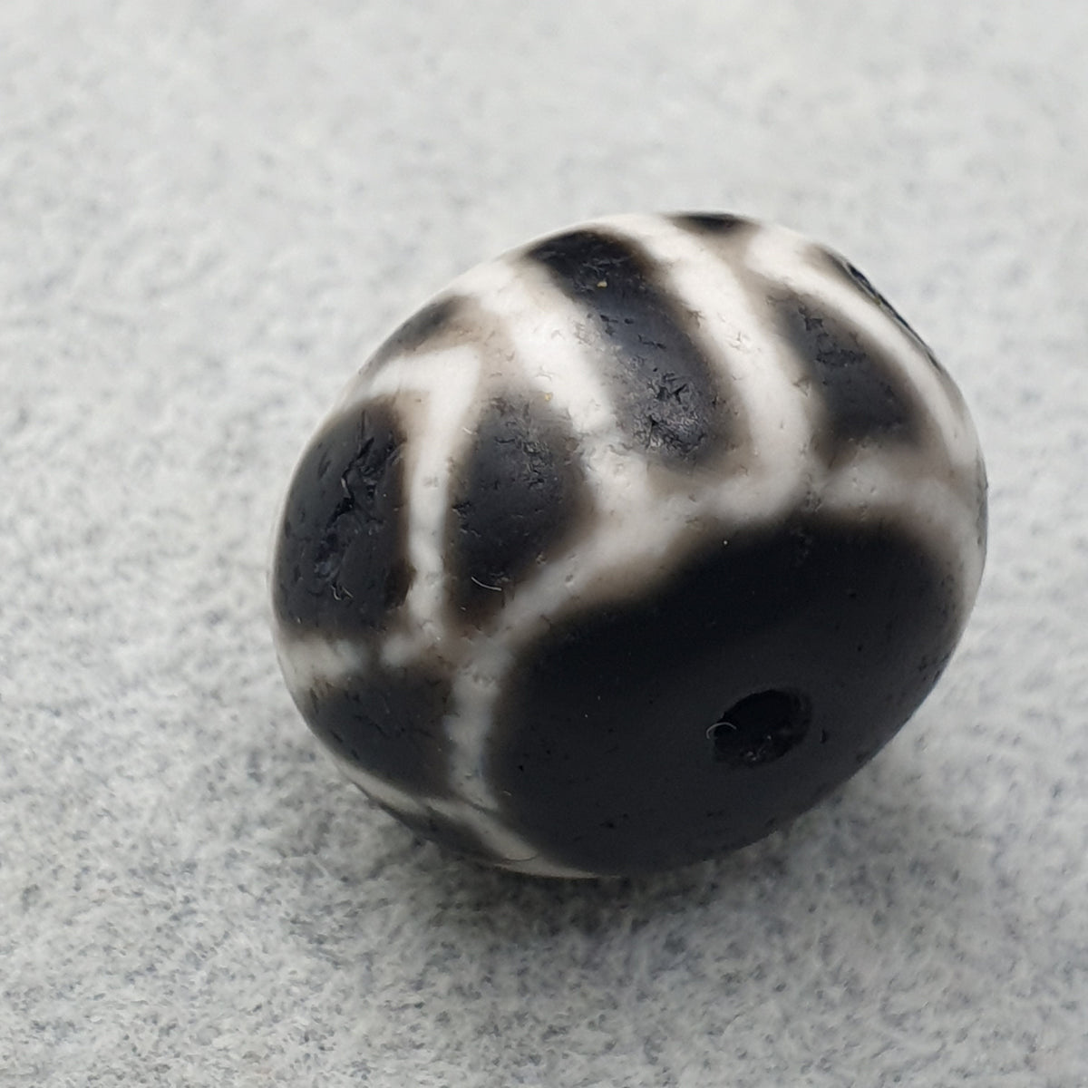 Perle d'Agate Tibétaine Himalayenne Antique de Qualité Supérieure avec Motif Yeux Unique 22,1 X 15mm