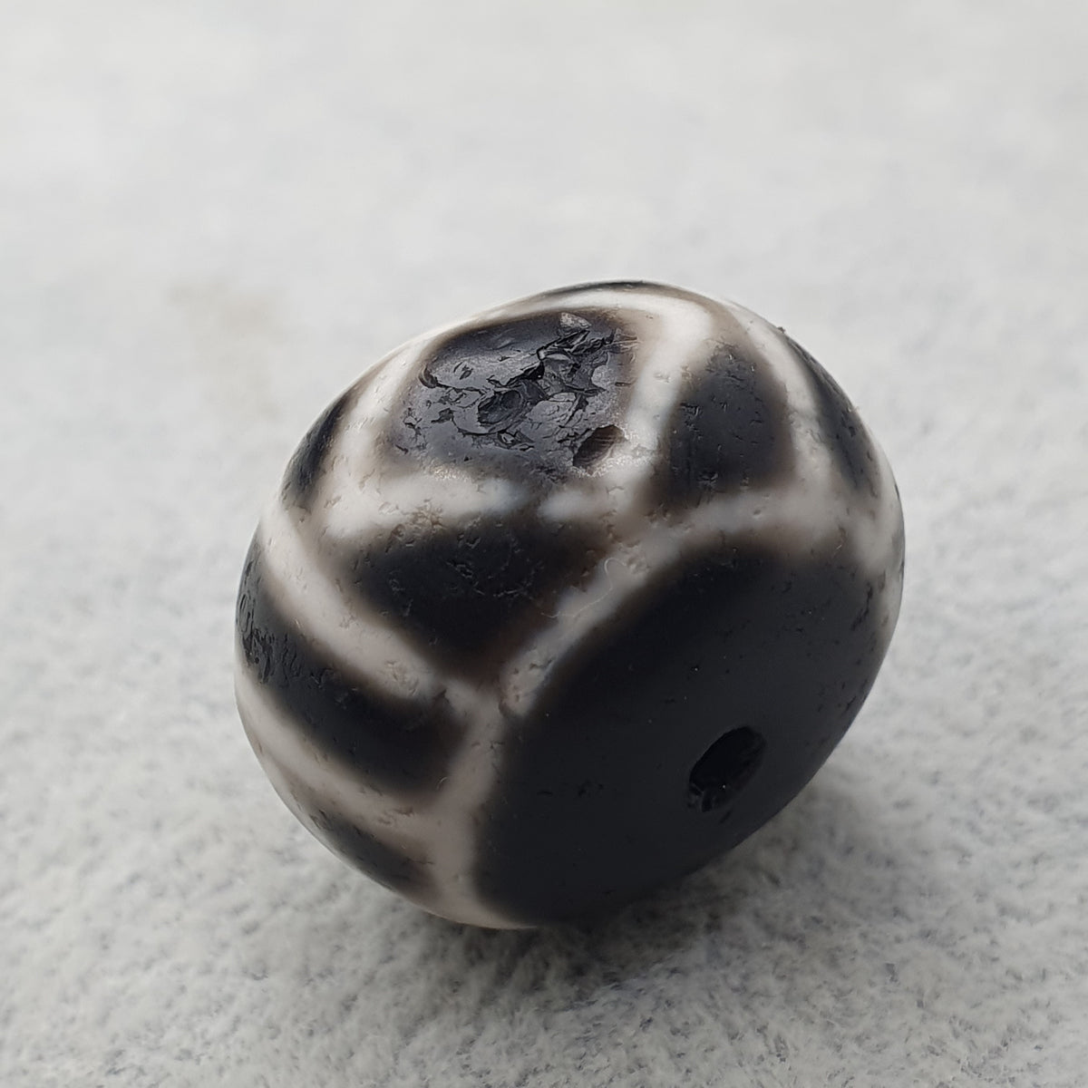 Perle d'Agate Tibétaine Himalayenne Antique de Qualité Supérieure avec Motif Yeux Unique 22,1 X 15mm