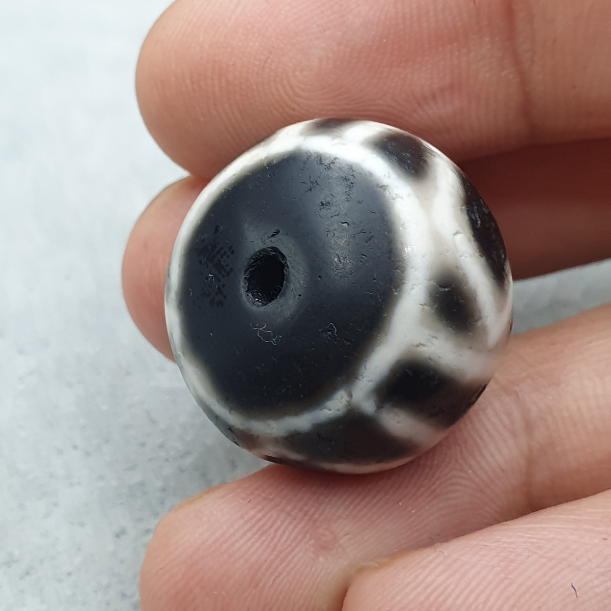 Perle d'Agate Tibétaine Himalayenne Antique de Qualité Supérieure avec Motif Yeux Unique 22,1 X 15mm
