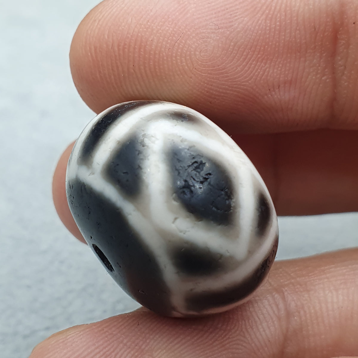 Perle d'Agate Tibétaine Himalayenne Antique de Qualité Supérieure avec Motif Yeux Unique 22,1 X 15mm