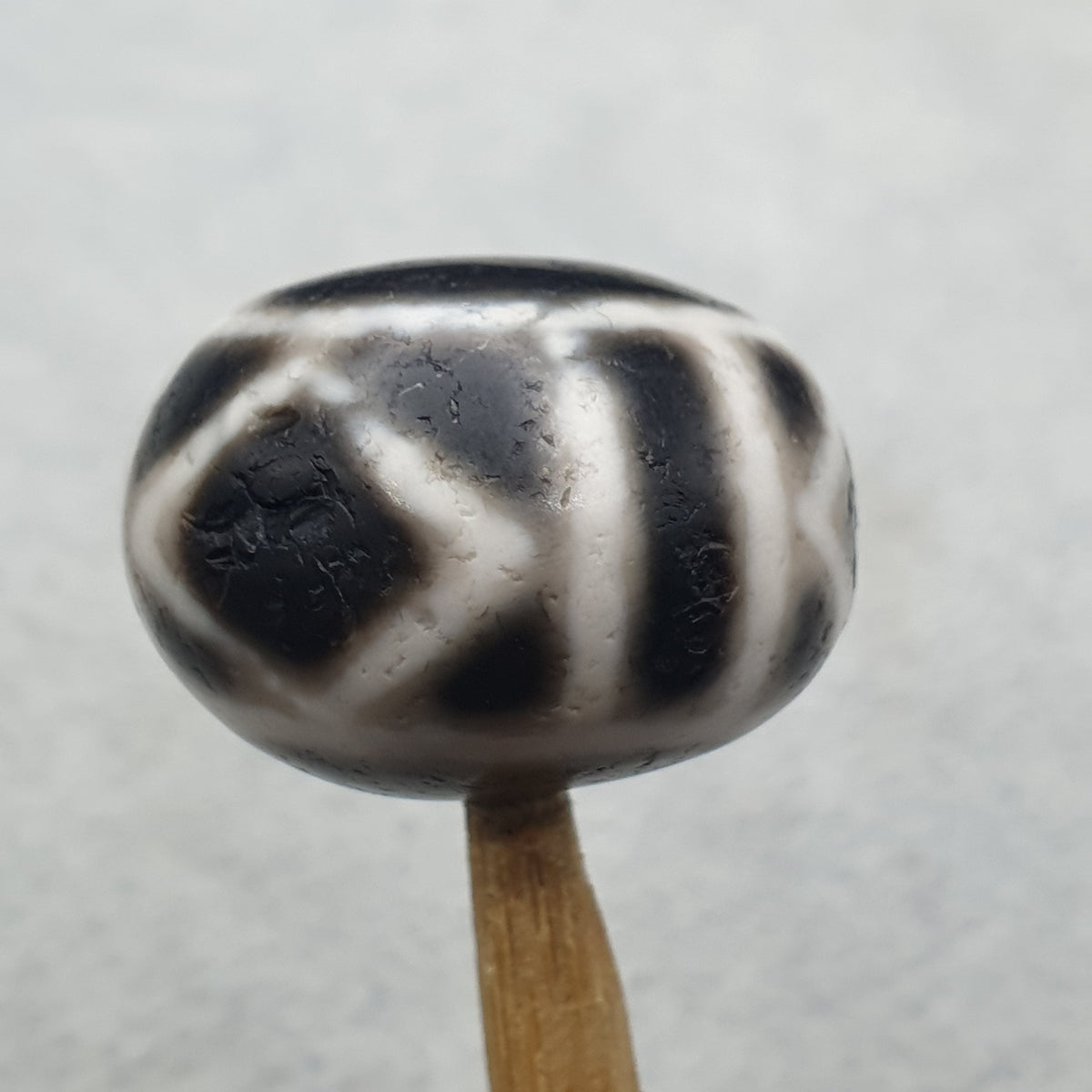 Perle d'Agate Tibétaine Himalayenne Antique de Qualité Supérieure avec Motif Yeux Unique 22,1 X 15mm
