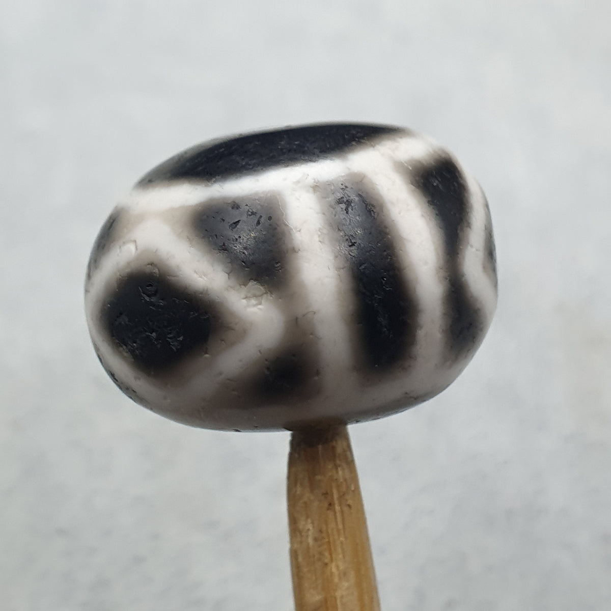 Perle d'Agate Tibétaine Himalayenne Antique de Qualité Supérieure avec Motif Yeux Unique 22,1 X 15mm