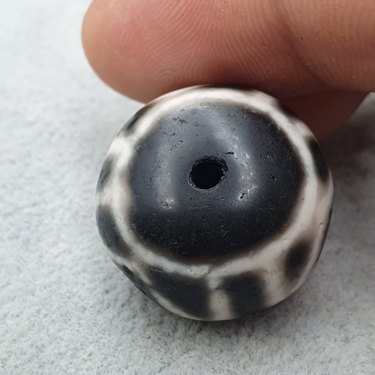 Perle d'Agate Tibétaine Himalayenne Antique de Qualité Supérieure avec Motif Yeux Unique 22,1 X 15mm