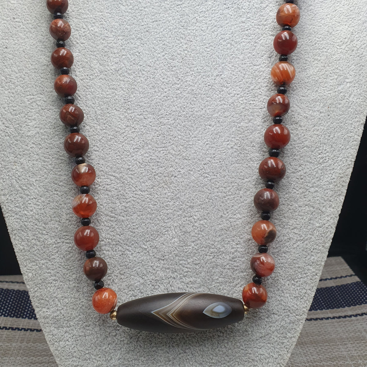 Collier de perles antiques en agate Suliemani naturelle et en agate Cornaline
