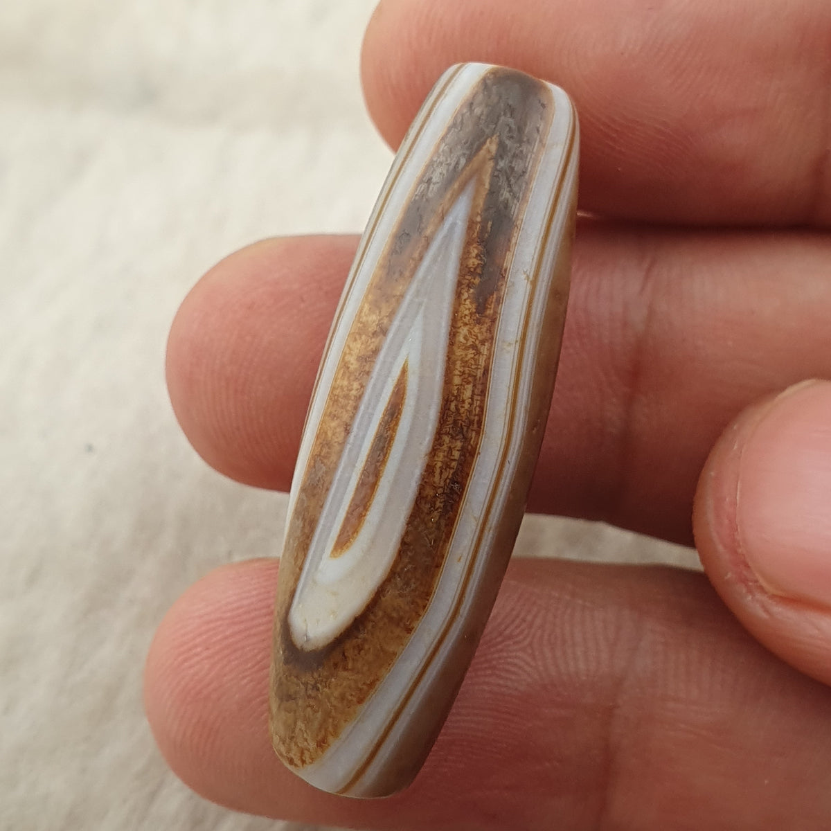 Amulette tibétaine vintage perles d'agate Suliemani à l'œil naturel