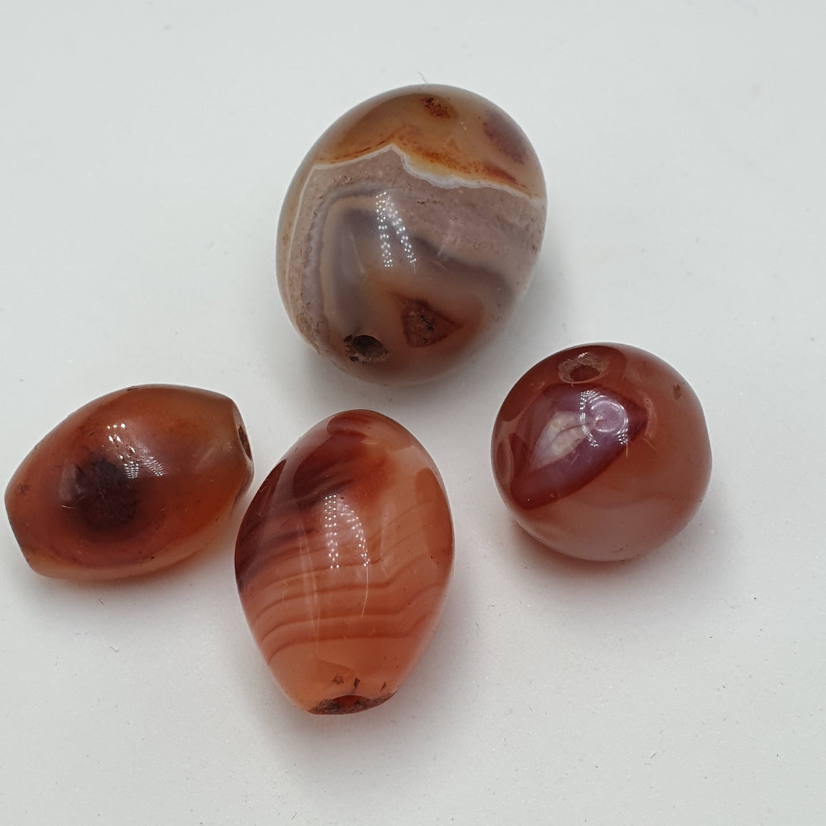 Lot de 4 perles vintage en agate cornaline naturelle motif "yeux"