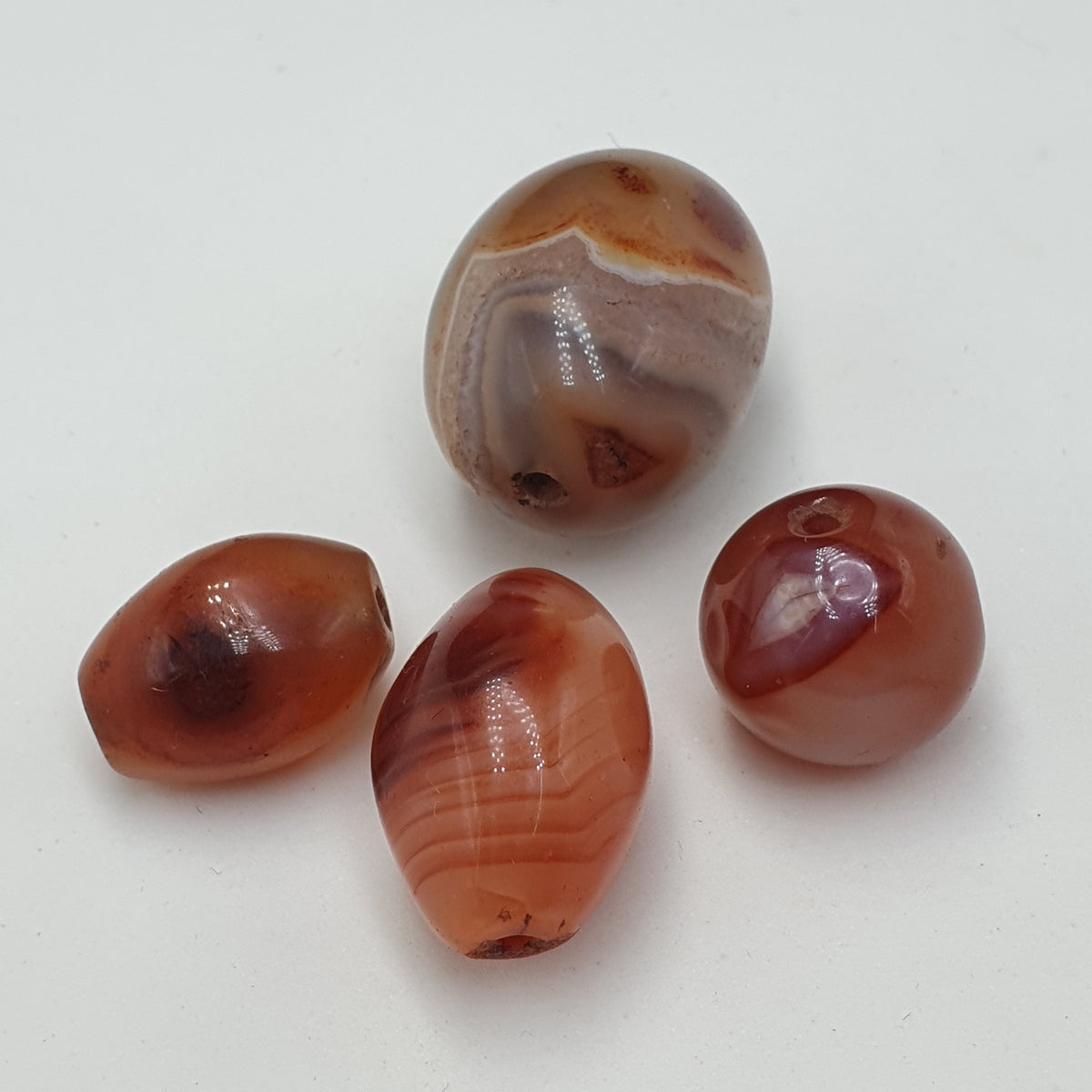 Lot de 4 perles vintage en agate cornaline naturelle motif "yeux"