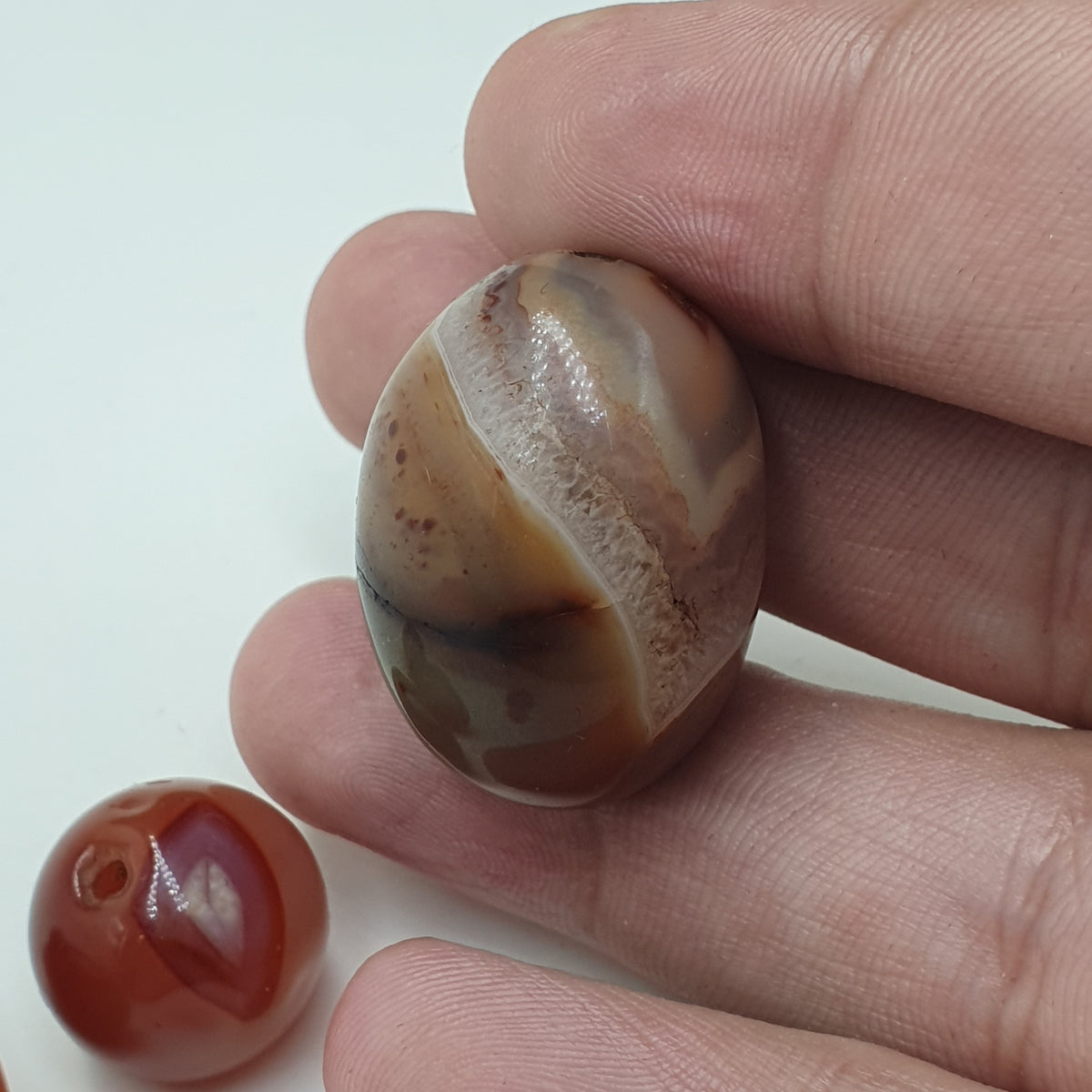 Lot de 4 perles vintage en agate cornaline naturelle motif "yeux"