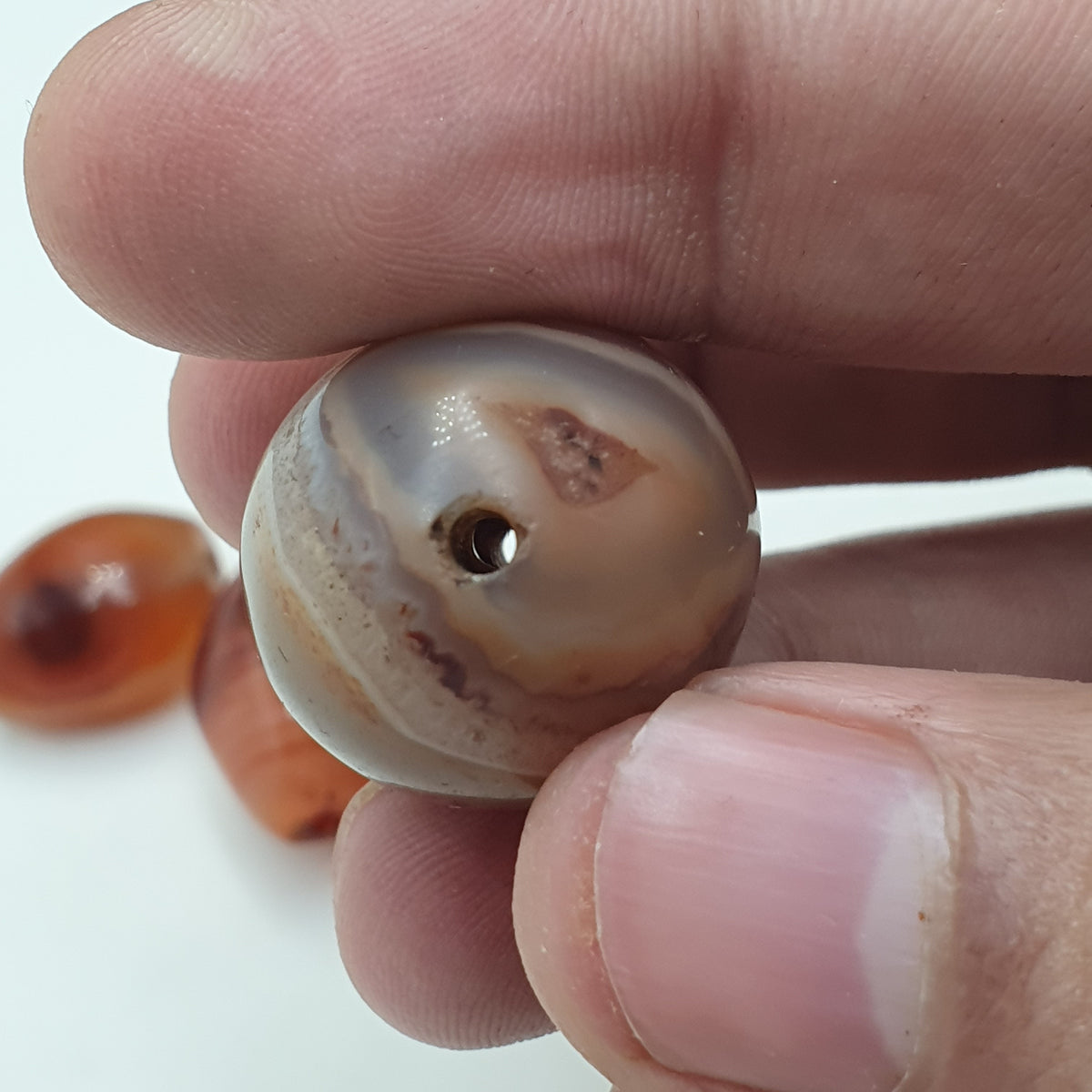 Lot de 4 perles vintage en agate cornaline naturelle motif "yeux"