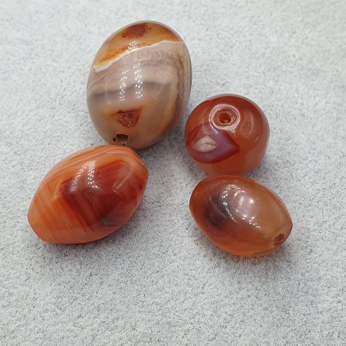 Lot de 4 perles vintage en agate cornaline naturelle motif "yeux"
