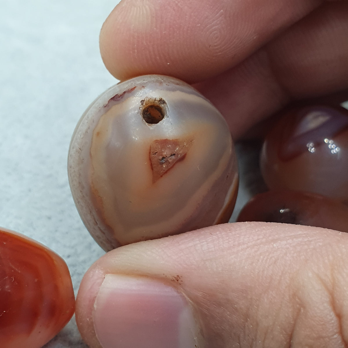 Lot de 4 perles vintage en agate cornaline naturelle motif "yeux"