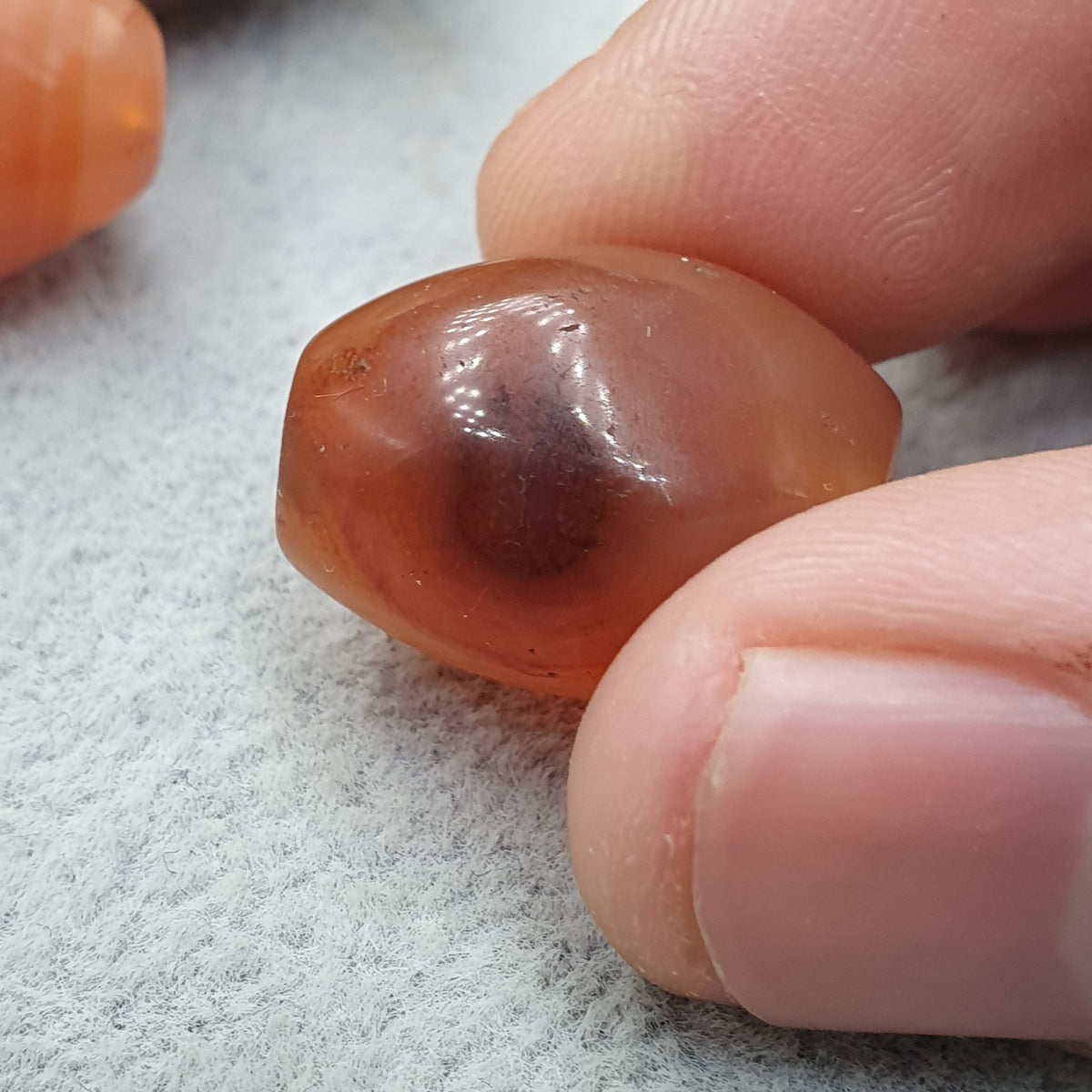 Lot de 4 perles vintage en agate cornaline naturelle motif "yeux"