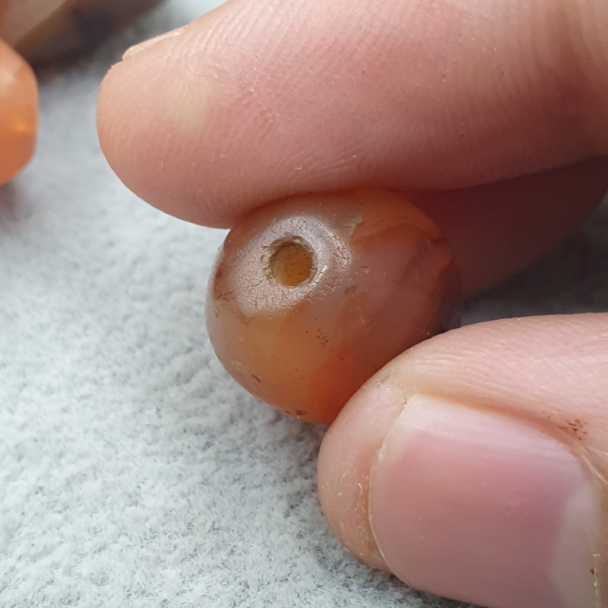 Lot de 4 perles vintage en agate cornaline naturelle motif "yeux"