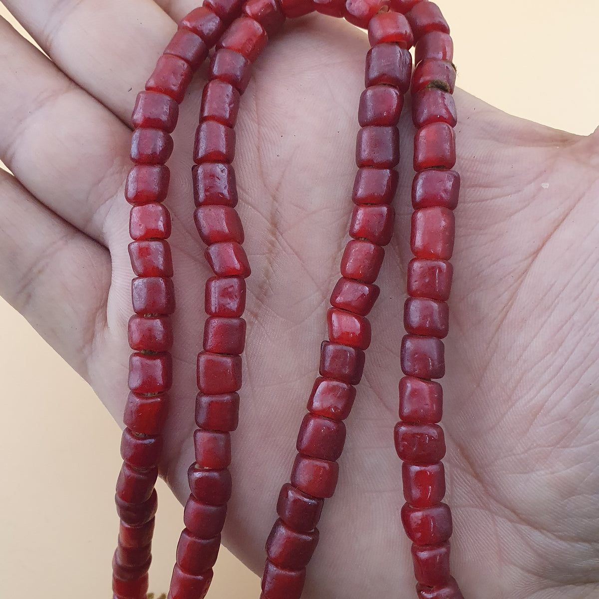 Perles vénitiennes anciennes rouge canneberge cœur blanc enfilées 24 pouces 7mm