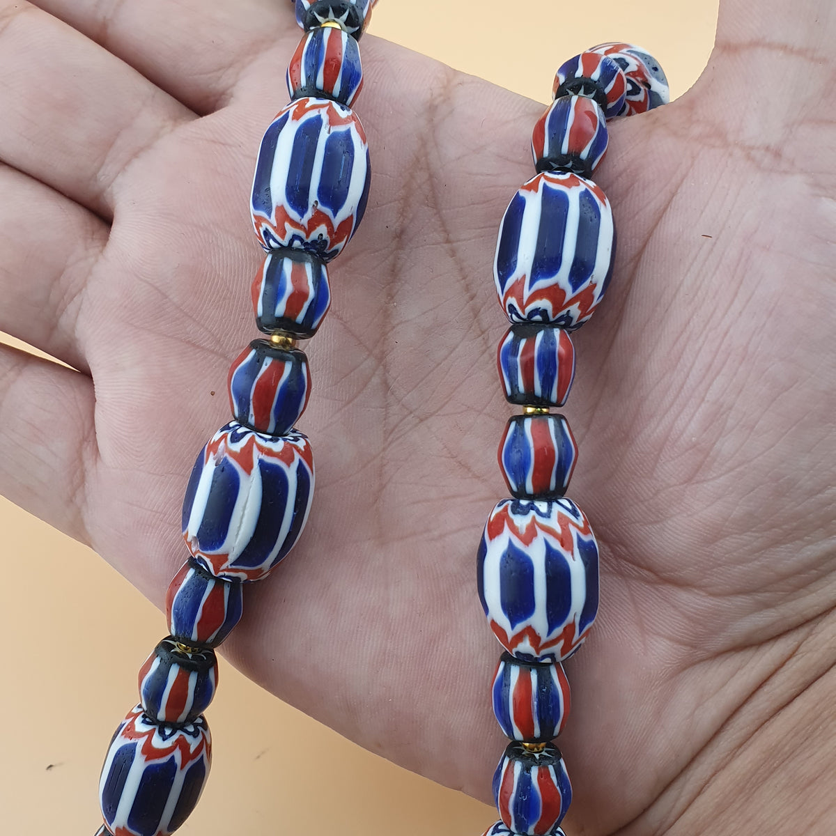 Collier de perles de verre vénitiennes vintage style chevrons 22 pouces
