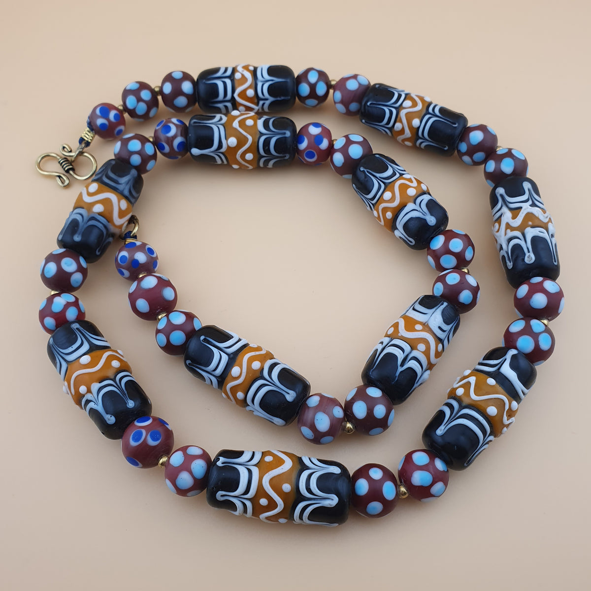 Collier de perles en verre de style vénitien vintage Furet et yeux 61 cm