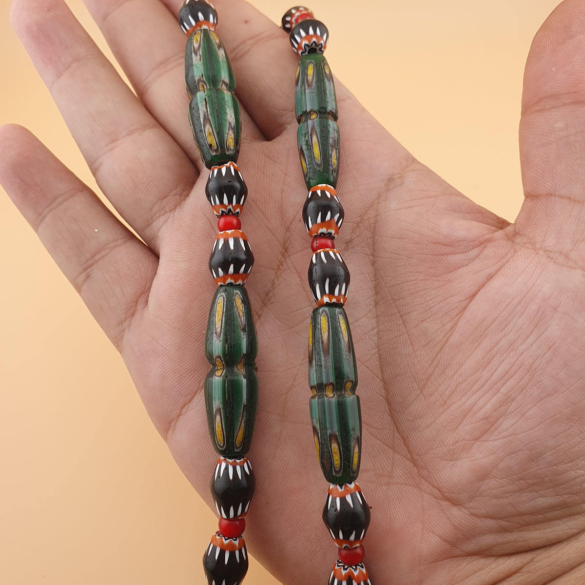 Collier de perles de verre Gabri Eyes et de perles de verre chevron style vénitien vintage de 61 cm