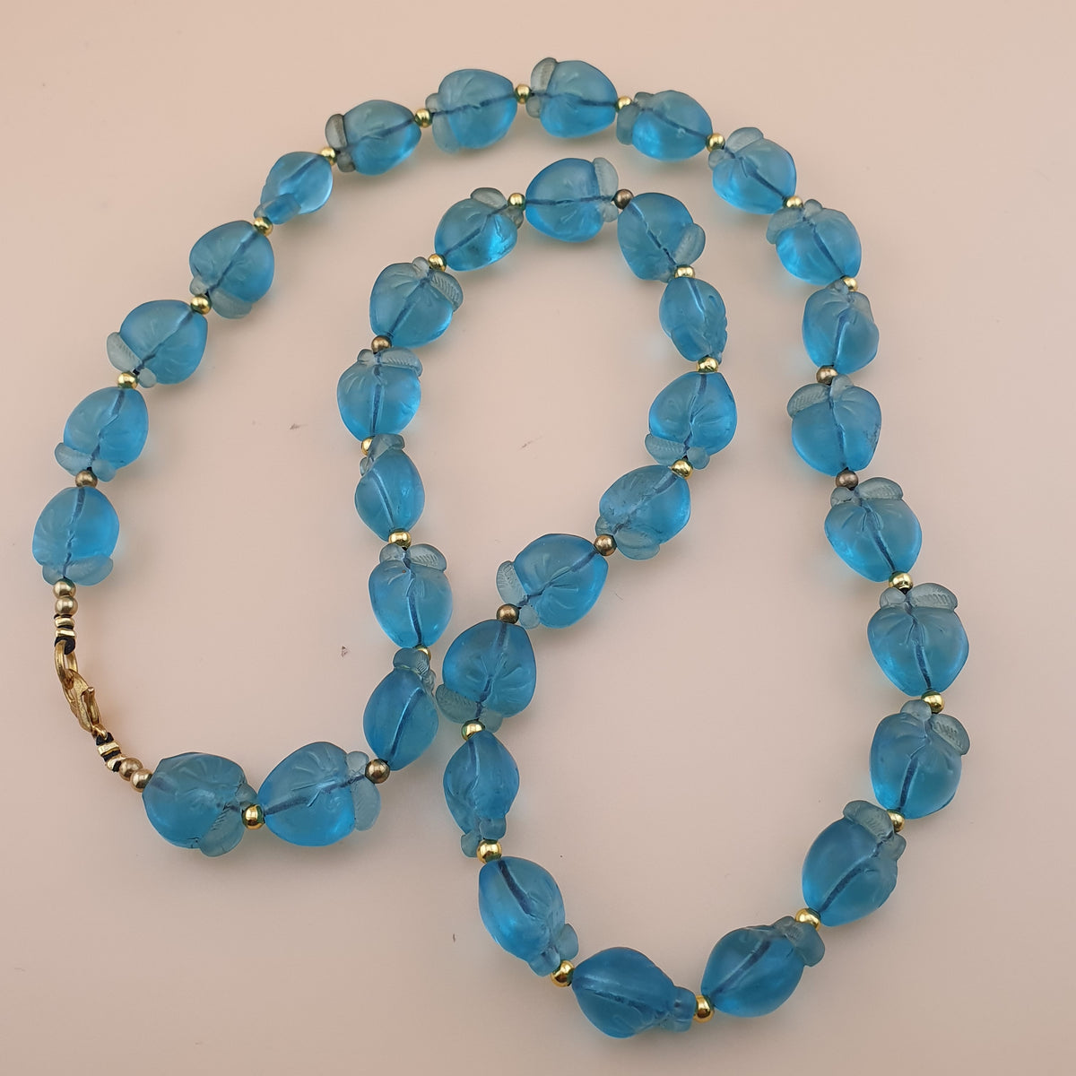 Collier vintage perles de verre style africain forme pomme 22 pouces