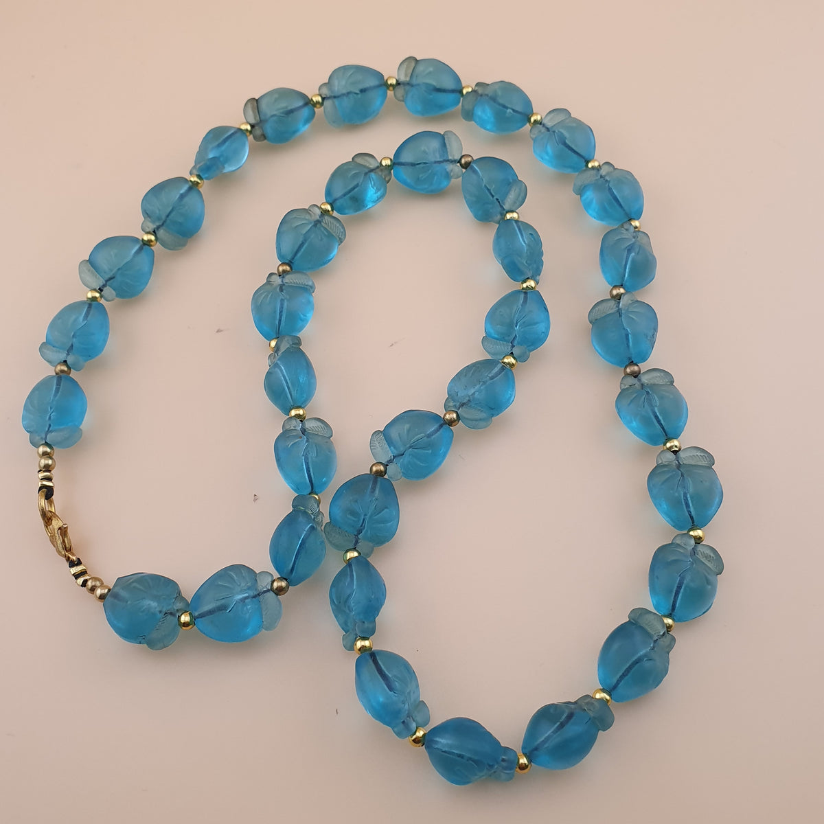 Collier vintage perles de verre style africain forme pomme 22 pouces