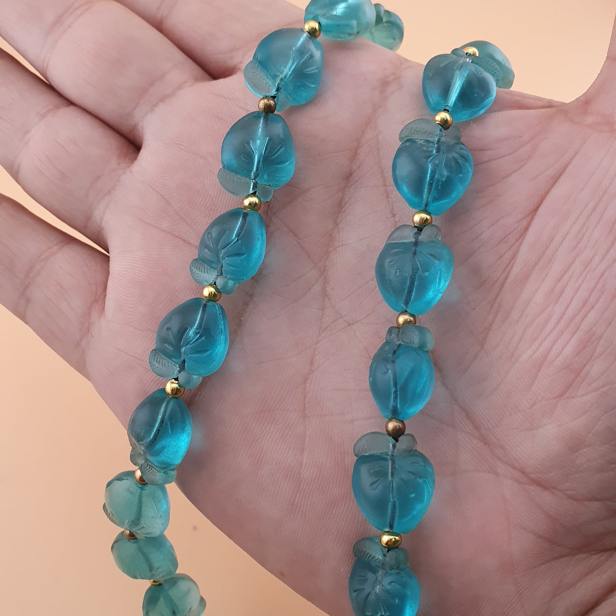 Collier vintage perles de verre style africain forme pomme 22 pouces