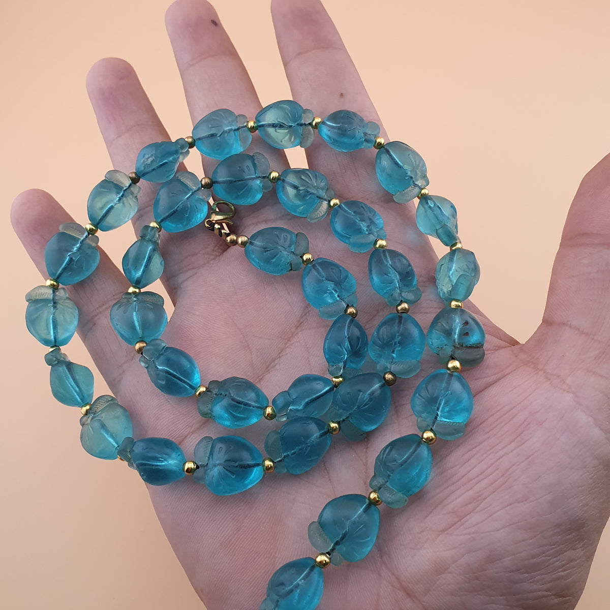 Collier vintage perles de verre style africain forme pomme 22 pouces