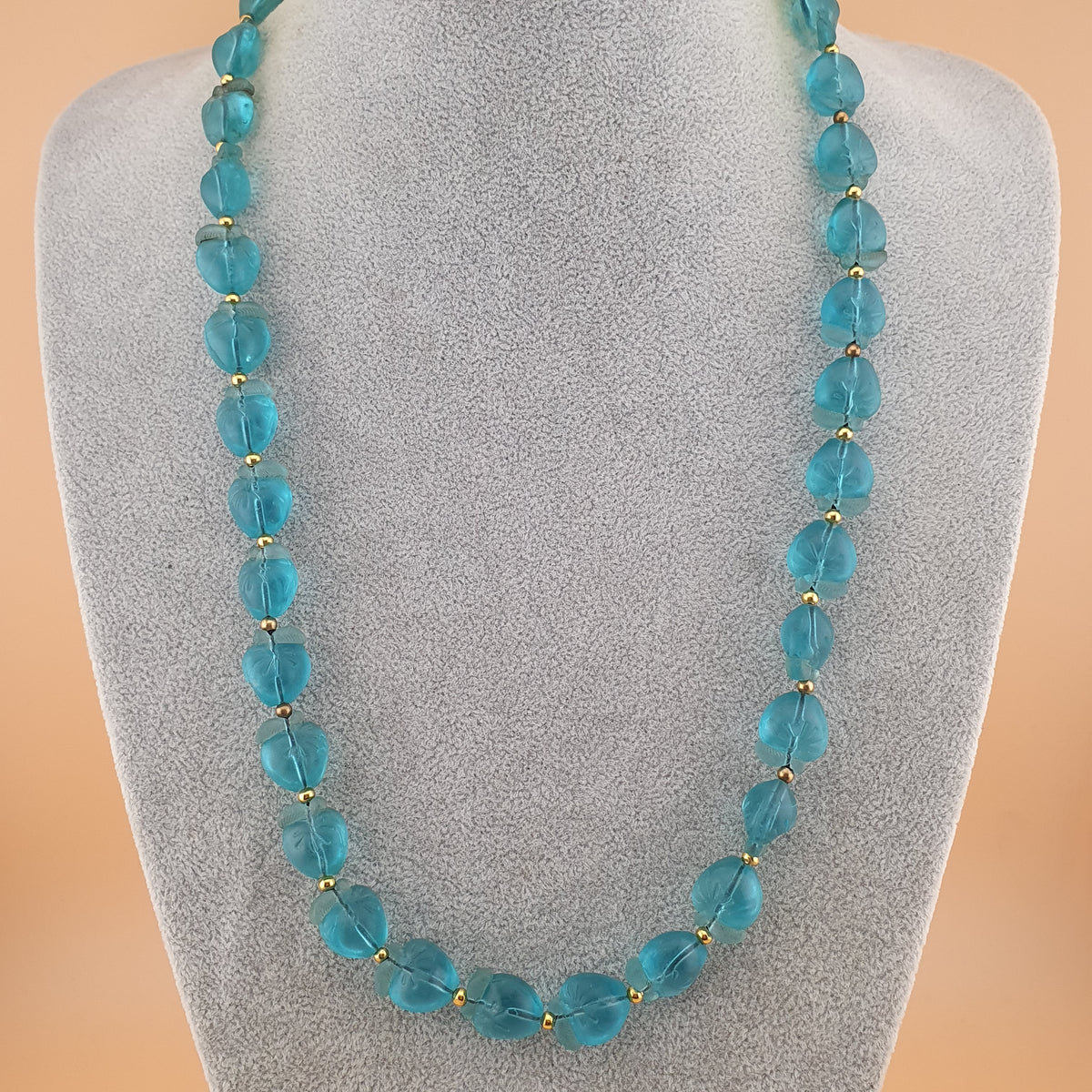 Collier vintage perles de verre style africain forme pomme 22 pouces