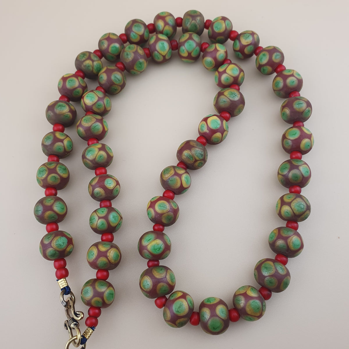 Collier de perles de verre « Thousand Eyes » et « Venetian WhiteHeart » style vénitien vintage, 24 pouces