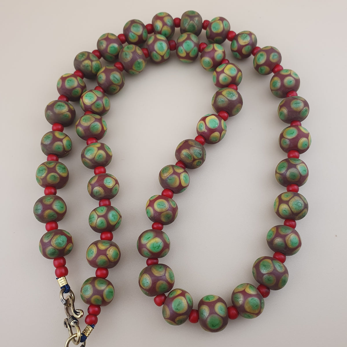 Collier de perles de verre « Thousand Eyes » et « Venetian WhiteHeart » style vénitien vintage, 24 pouces