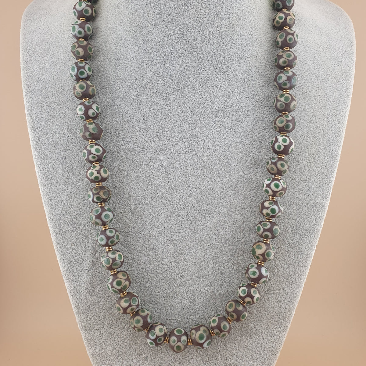 Collier de perles de verre style vénitien Mille Yeux vintage de 61 cm