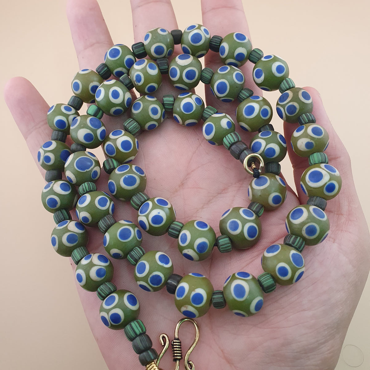 Collier en perles de verre millefiori vénitien vintage