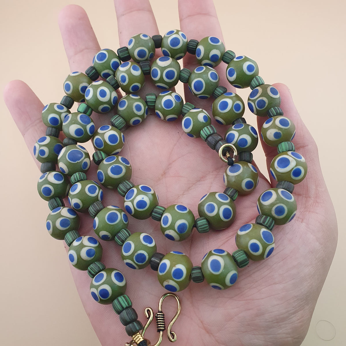 Collier en perles de verre millefiori vénitien vintage