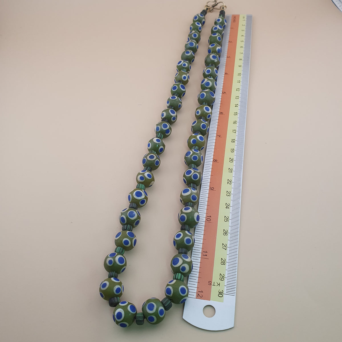 Collier en perles de verre millefiori vénitien vintage