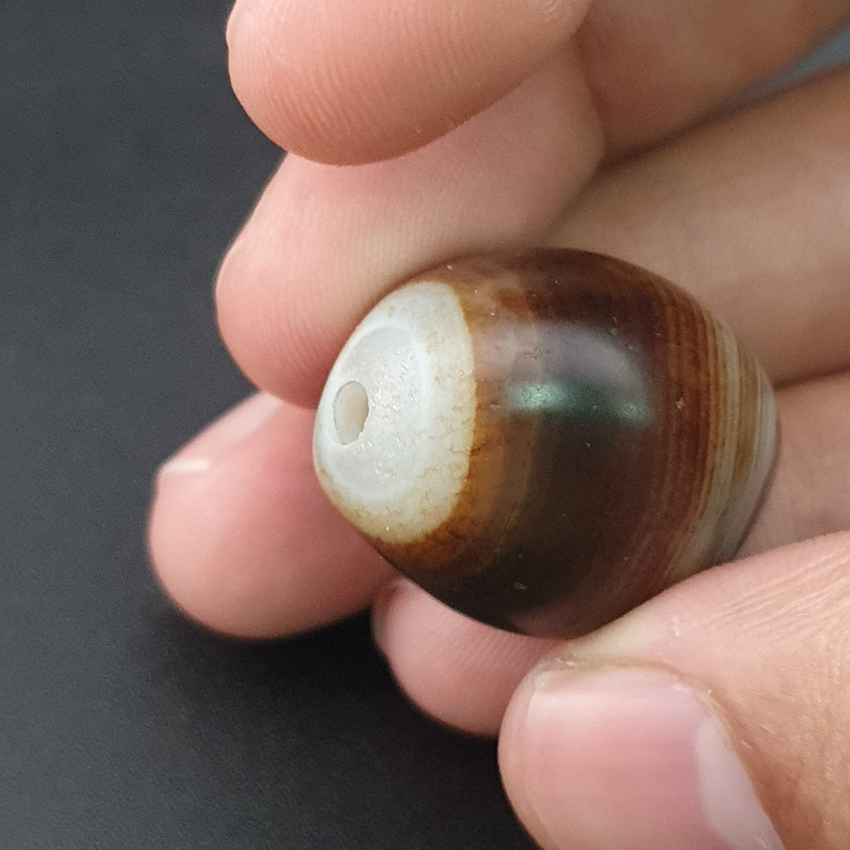 Amulette perlée agate naturelle œil de Souleïmani vintage
