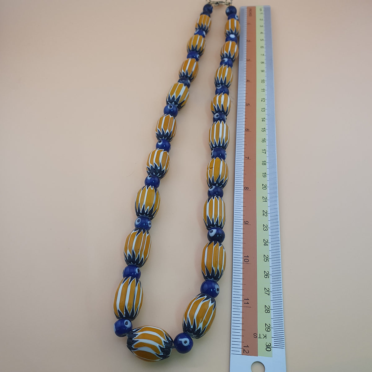 Collier de perles de verre chevron et yeux de Nazar style vénitien vintage